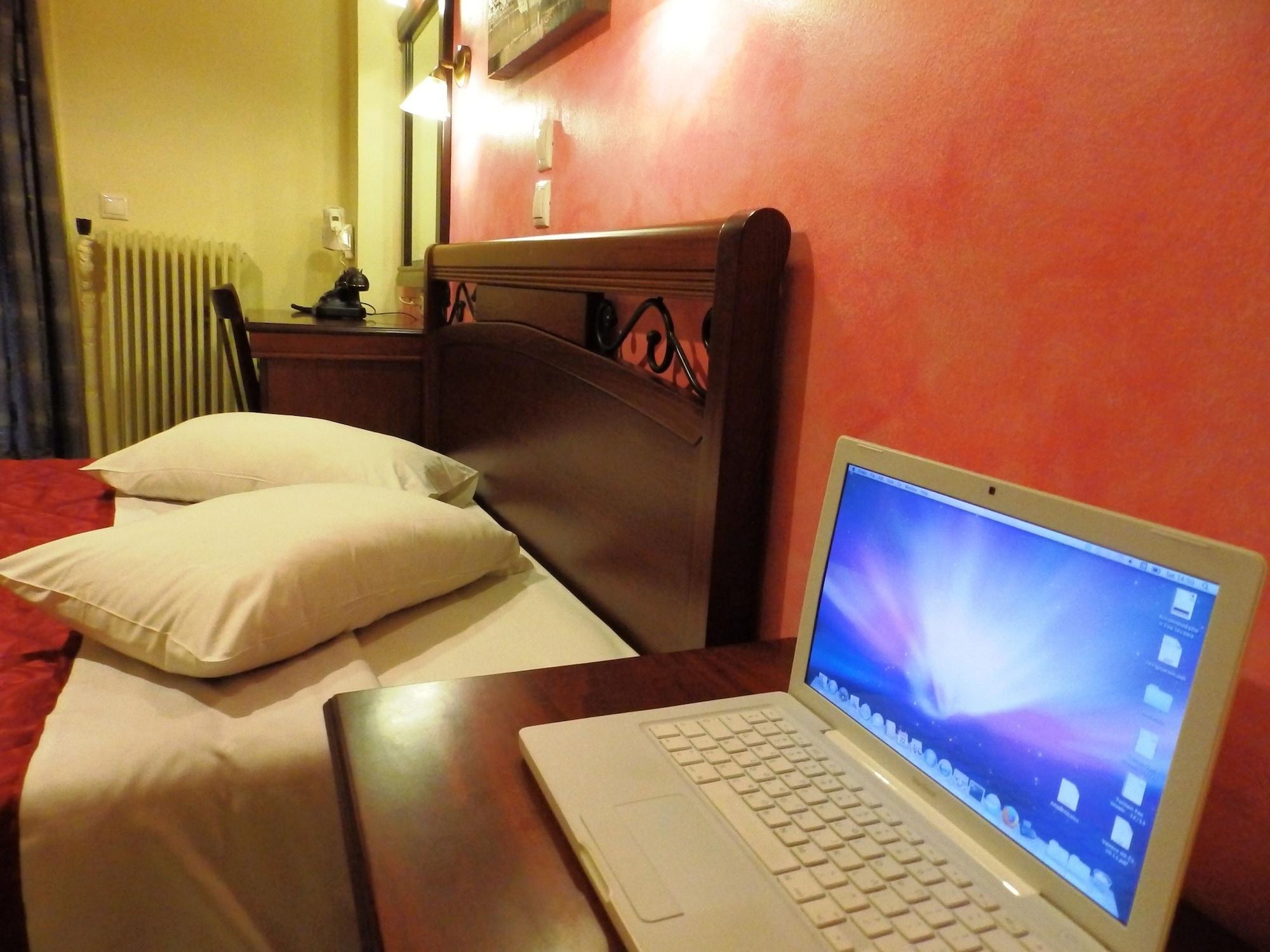 Pergamos Hotel Athena Bagian luar foto